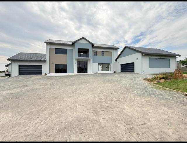 5 BEDROOM HOUSE FOR SALE IN BLUE HILLS EQUESTRIAN ESTATE